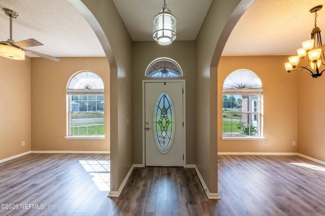 7940 ORTEGA BLUFF Parkway, Jacksonville, FL 32244