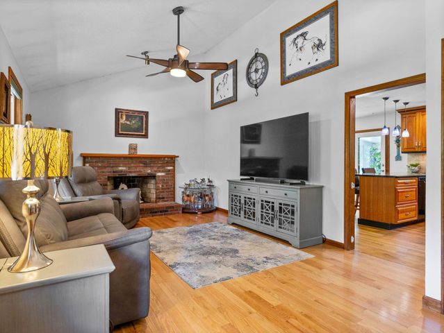 8 Kodiak Road, Brookline, NH 03033