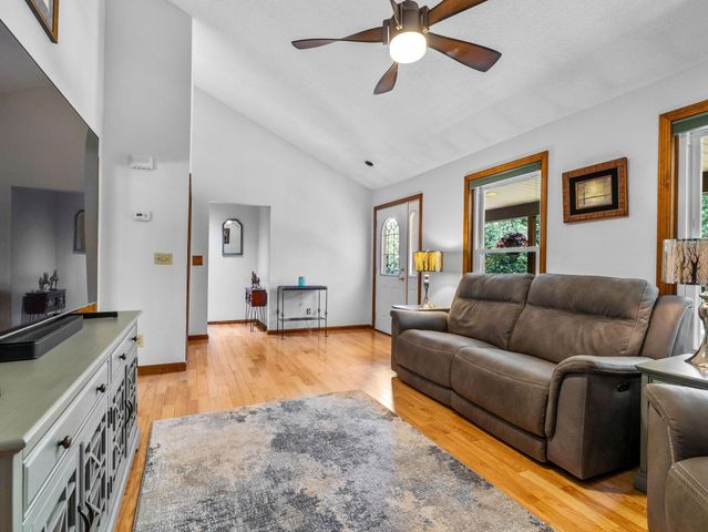 8 Kodiak Road, Brookline, NH 03033
