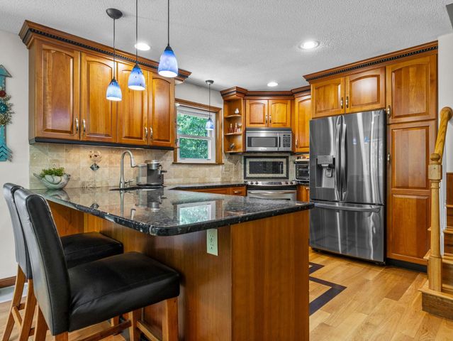 8 Kodiak Road, Brookline, NH 03033
