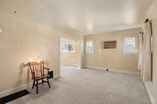 19 Parkway Avenue, Cincinnati, OH 45216