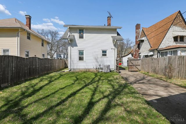 19 Parkway Avenue, Cincinnati, OH 45216