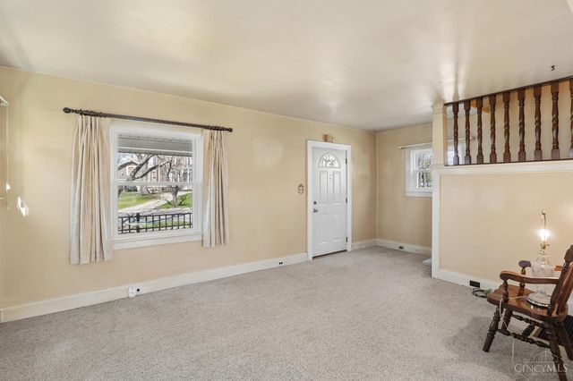 19 Parkway Avenue, Cincinnati, OH 45216