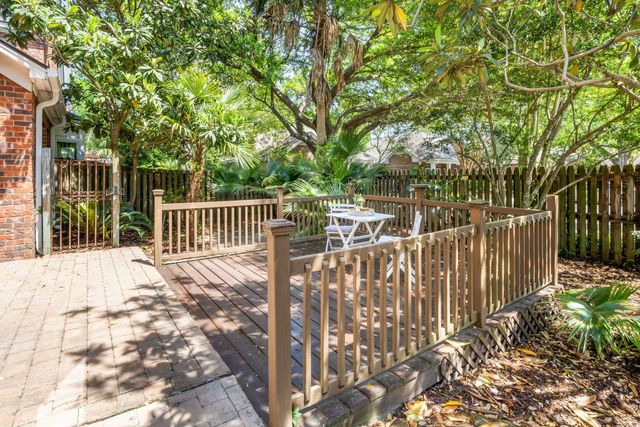 820 Natchez Circle, Mount Pleasant, SC 29464