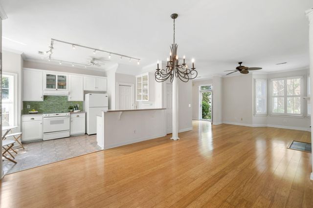 820 Natchez Circle, Mount Pleasant, SC 29464