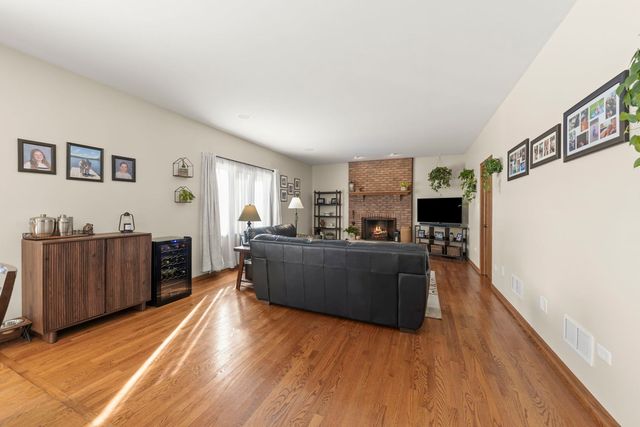 8649 Monaghan Drive, Tinley Park, IL 60487