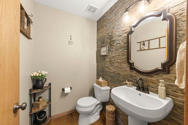 8649 Monaghan Drive, Tinley Park, IL 60487