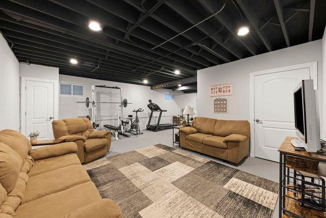 8649 Monaghan Drive, Tinley Park, IL 60487