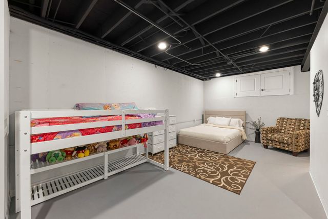 8649 Monaghan Drive, Tinley Park, IL 60487