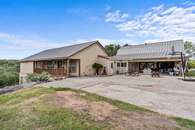 320 Spicer Loop, Kerrville, TX 78028