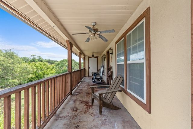 320 Spicer Loop, Kerrville, TX 78028