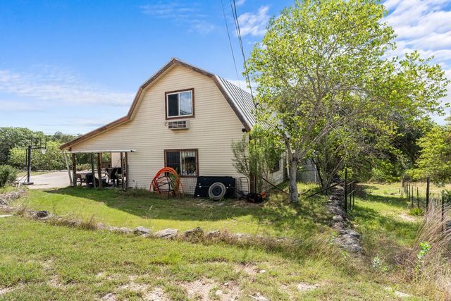 320 Spicer Loop, Kerrville, TX 78028