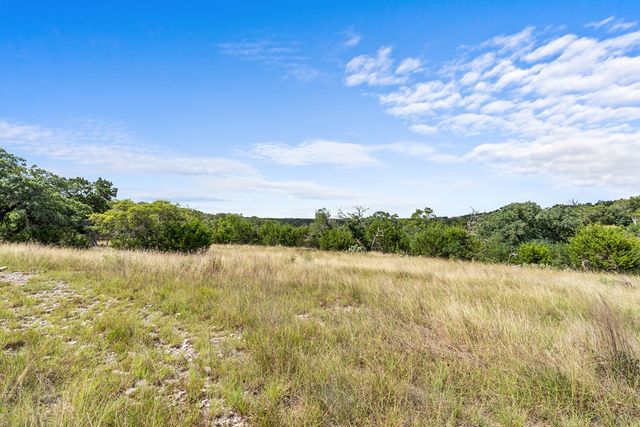 320 Spicer Loop, Kerrville, TX 78028