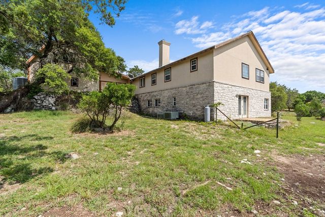320 Spicer Loop, Kerrville, TX 78028