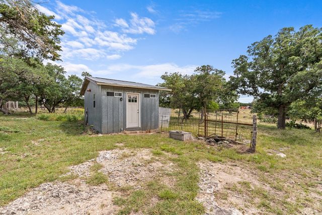 320 Spicer Loop, Kerrville, TX 78028