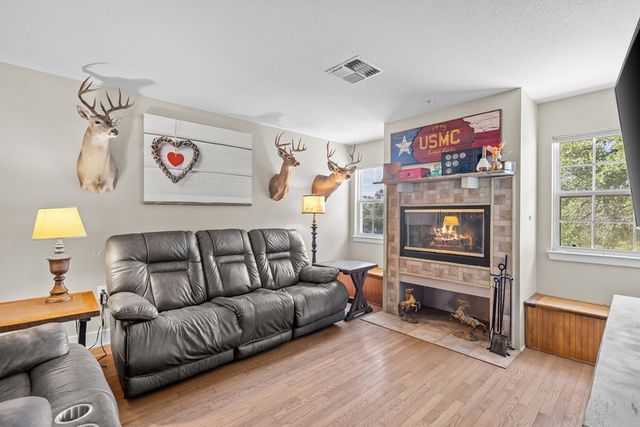 320 Spicer Loop, Kerrville, TX 78028