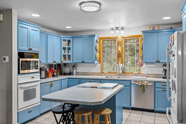 320 Spicer Loop, Kerrville, TX 78028