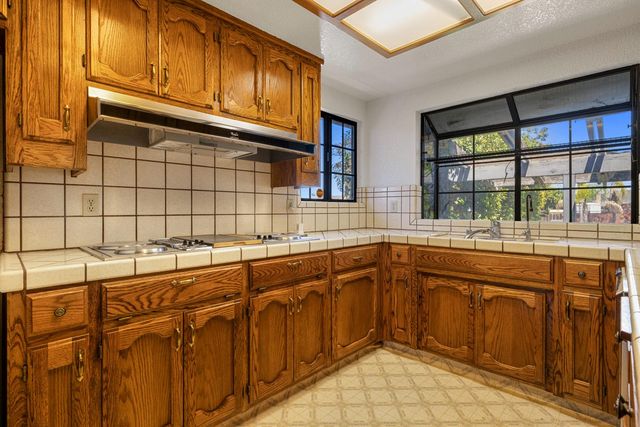 1131 Eagle Ln, Manteca, CA 95337