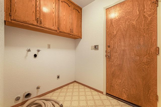 1131 Eagle Ln, Manteca, CA 95337