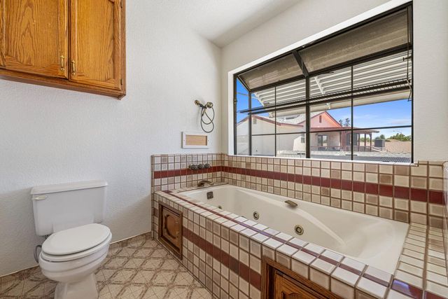 1131 Eagle Ln, Manteca, CA 95337