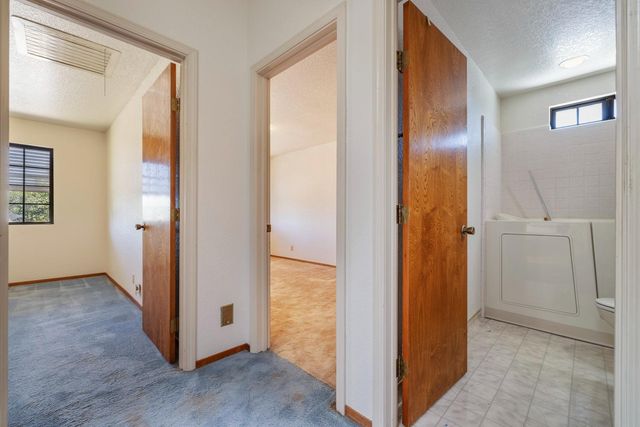 1131 Eagle Ln, Manteca, CA 95337