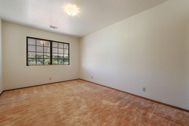 1131 Eagle Ln, Manteca, CA 95337