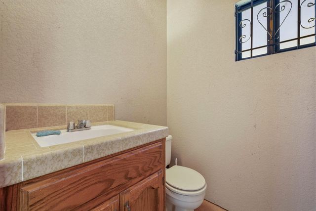 1131 Eagle Ln, Manteca, CA 95337
