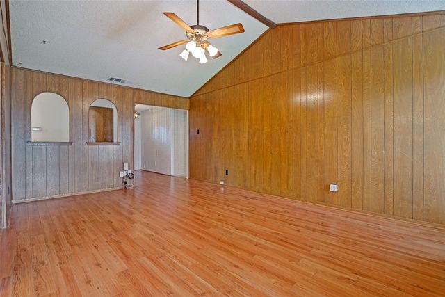 527 Dinalynn Street, Mesquite, TX 75149