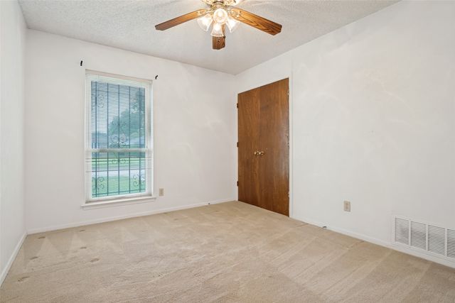 527 Dinalynn Street, Mesquite, TX 75149