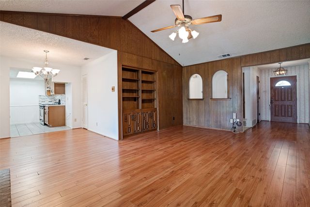 527 Dinalynn Street, Mesquite, TX 75149