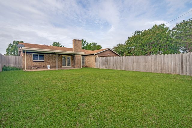 527 Dinalynn Street, Mesquite, TX 75149