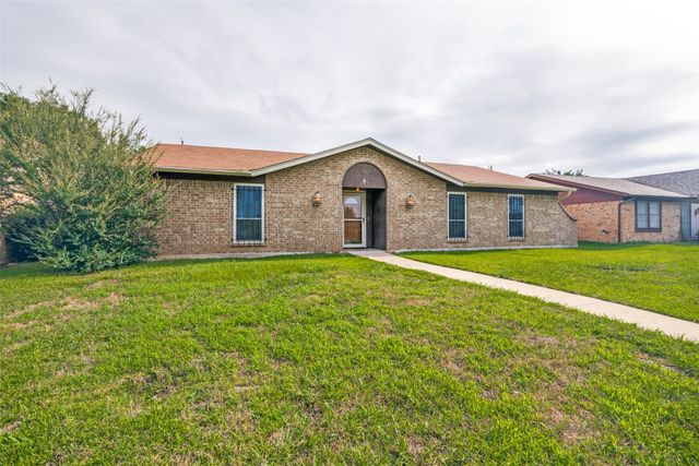 527 Dinalynn Street, Mesquite, TX 75149