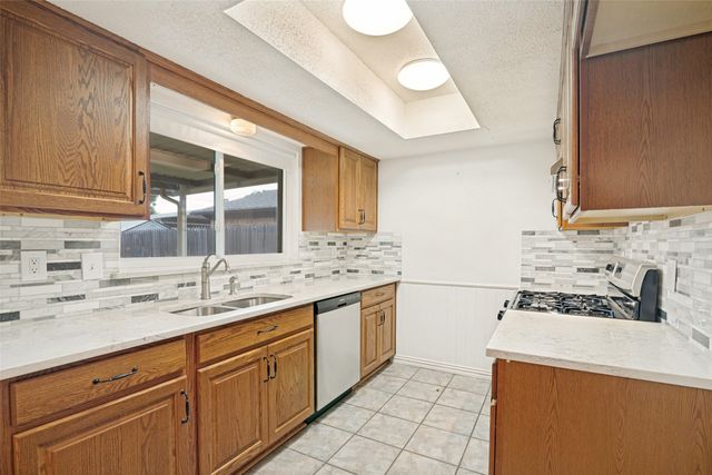527 Dinalynn Street, Mesquite, TX 75149