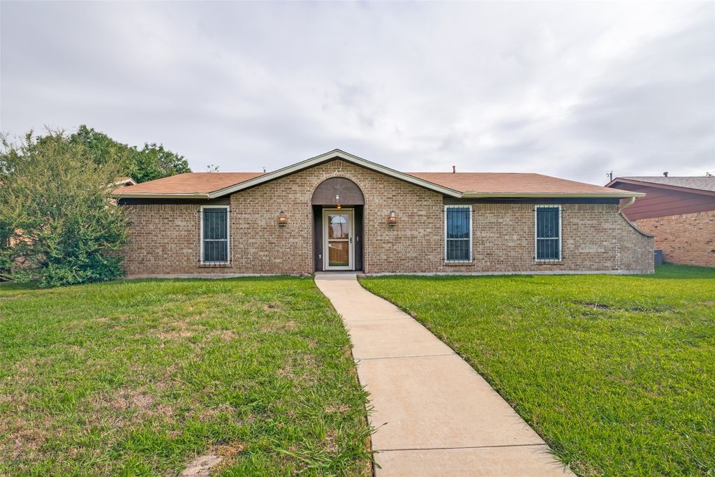 527 Dinalynn Street, Mesquite, TX 75149