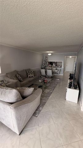 110 Lake Emerald Drive 107, Oakland Park, FL 33309