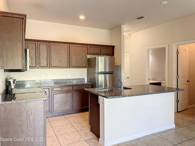 3737 Chambers Lane 5, Cocoa, FL 32926