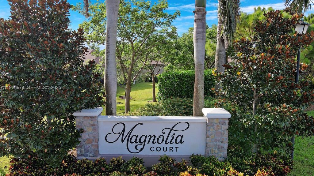 Image 1 of property listing at 5284 Jasper Sq, Vero Beach, FL 32967