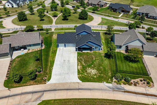 6733 E Central Park Ave, Bel Aire, KS 67226
