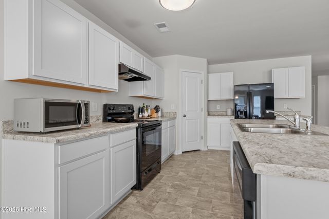 508 Lantern Light Way, Calabash, NC 28467