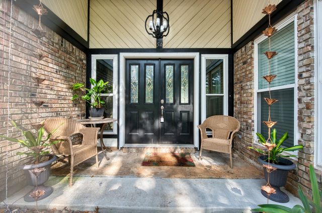 54 Royal Oak Circle, Lake Jackson, TX 77566