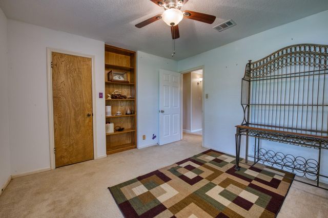 54 Royal Oak Circle, Lake Jackson, TX 77566