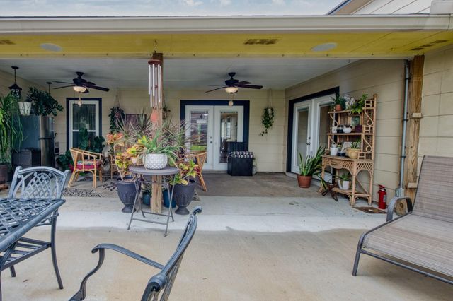 54 Royal Oak Circle, Lake Jackson, TX 77566
