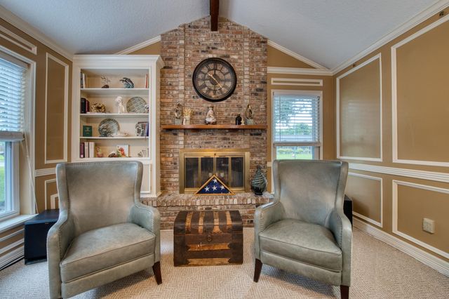 54 Royal Oak Circle, Lake Jackson, TX 77566