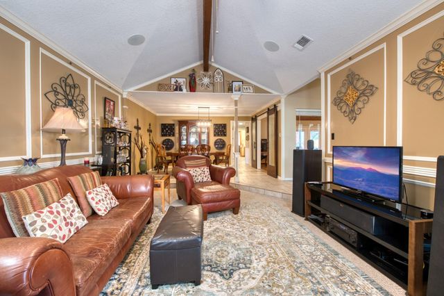 54 Royal Oak Circle, Lake Jackson, TX 77566