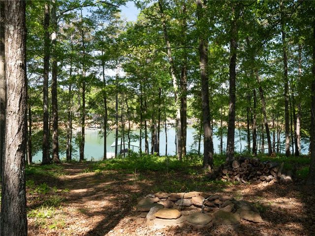 202 Forest Circle, Hartwell, GA 30643