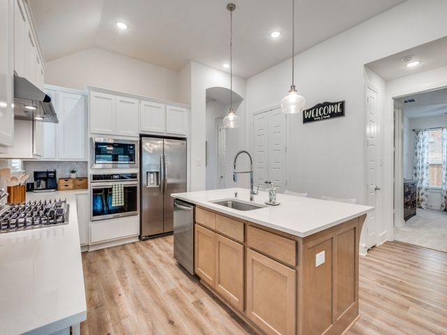 1808 Pelham Drive, Aubrey, TX 76227