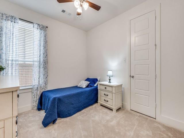 1808 Pelham Drive, Aubrey, TX 76227