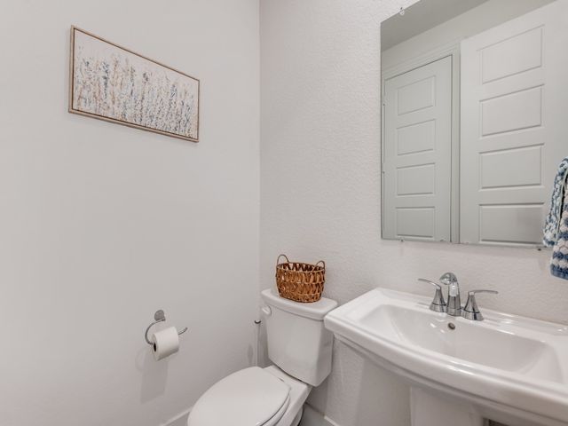 1808 Pelham Drive, Aubrey, TX 76227