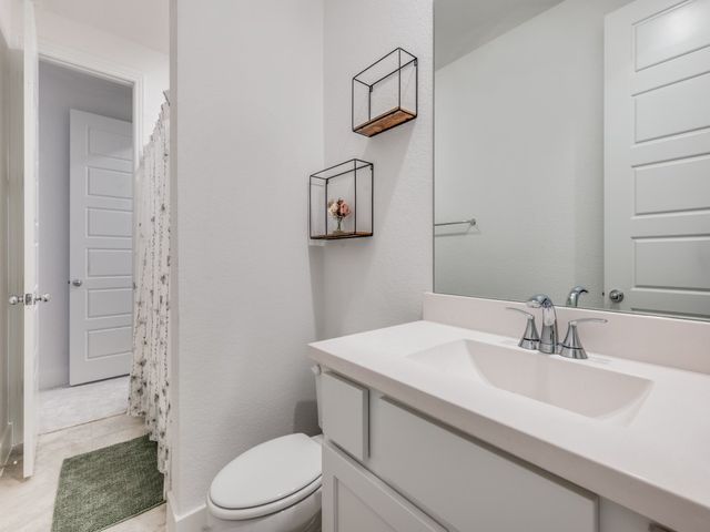 1808 Pelham Drive, Aubrey, TX 76227