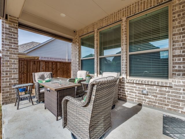 1808 Pelham Drive, Aubrey, TX 76227
